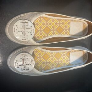 Tory Burch White Loafers with Geometric Lining